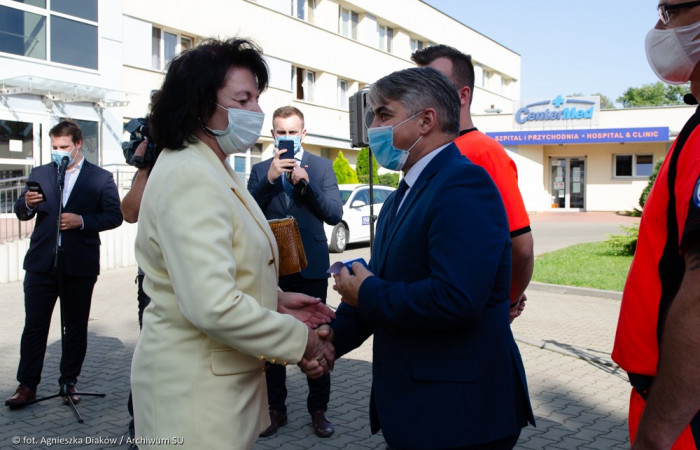 uroczyste wręczenie kluczy do karetek