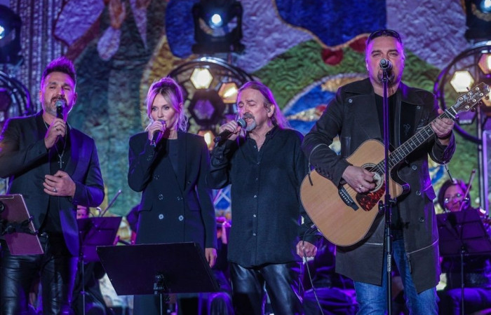 Uroczystości towarzyszyła oprawa muzyczna artystów scen polskich - wykonawców hymnu „Nie zastąpi Ciebie nikt”, nagranego w 100. rocznicę urodzin św. Jana Pawła II.