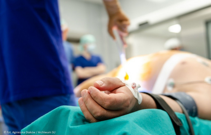 Zbliżenie na dłoń pacjenta 