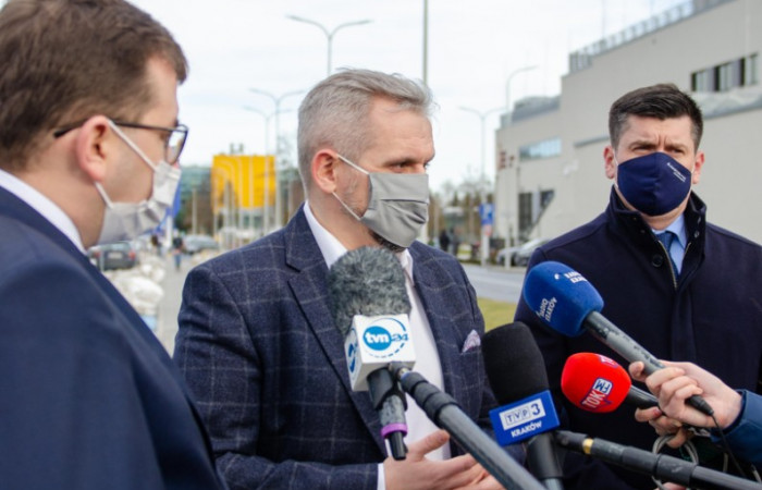 Marcin Jędrychowski, Dyrektor Szpitala Uniwersyteckiego odpowiada na pytania dziennikarzy