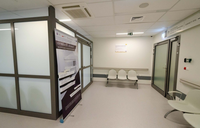 uroczysta inauguracja otwartego aparatu rezonansu magnetycznego