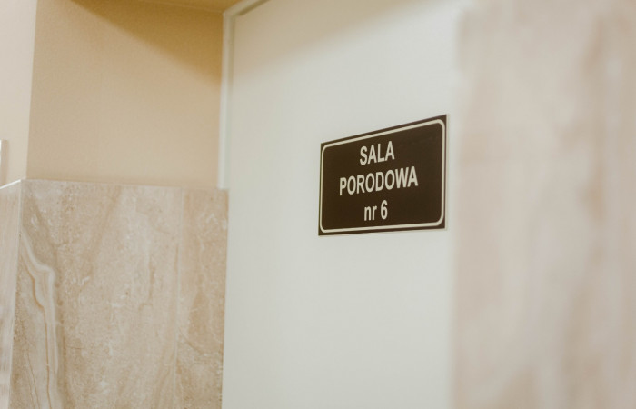 sala porodowa - drzwi wejściowe