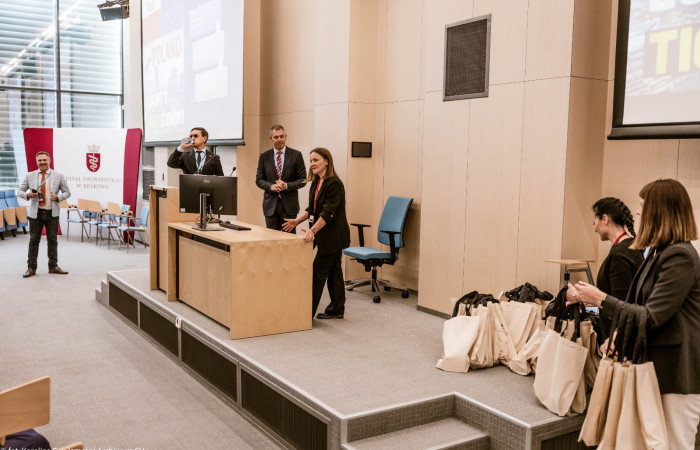 Dyrektorzy zrzeszonych w Światowej Federacji Szpitali oraz Polskiej Federacji Szpitali z Wizytą w Szpitalu Uniwersyteckim w Krakowie 