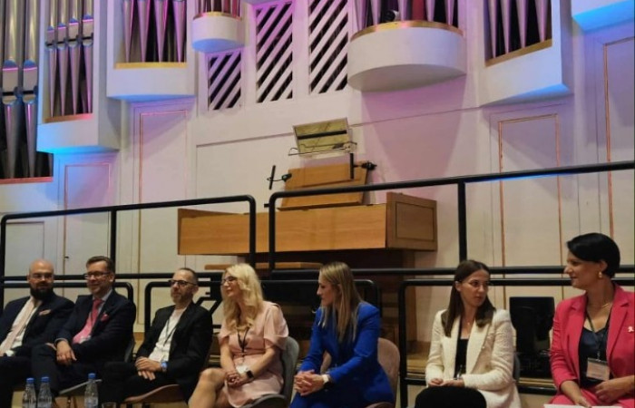 różowa wstążka (6)