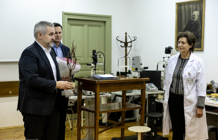 Uroczyste odprawy podczas pożegnania kierowników trzech oddziałów klinicznych