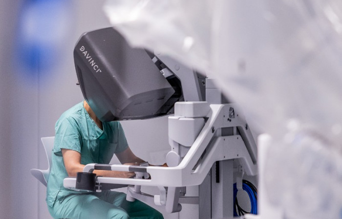 Setna operacja robotyczna dr hab. Mateusza Rubinkiewicza